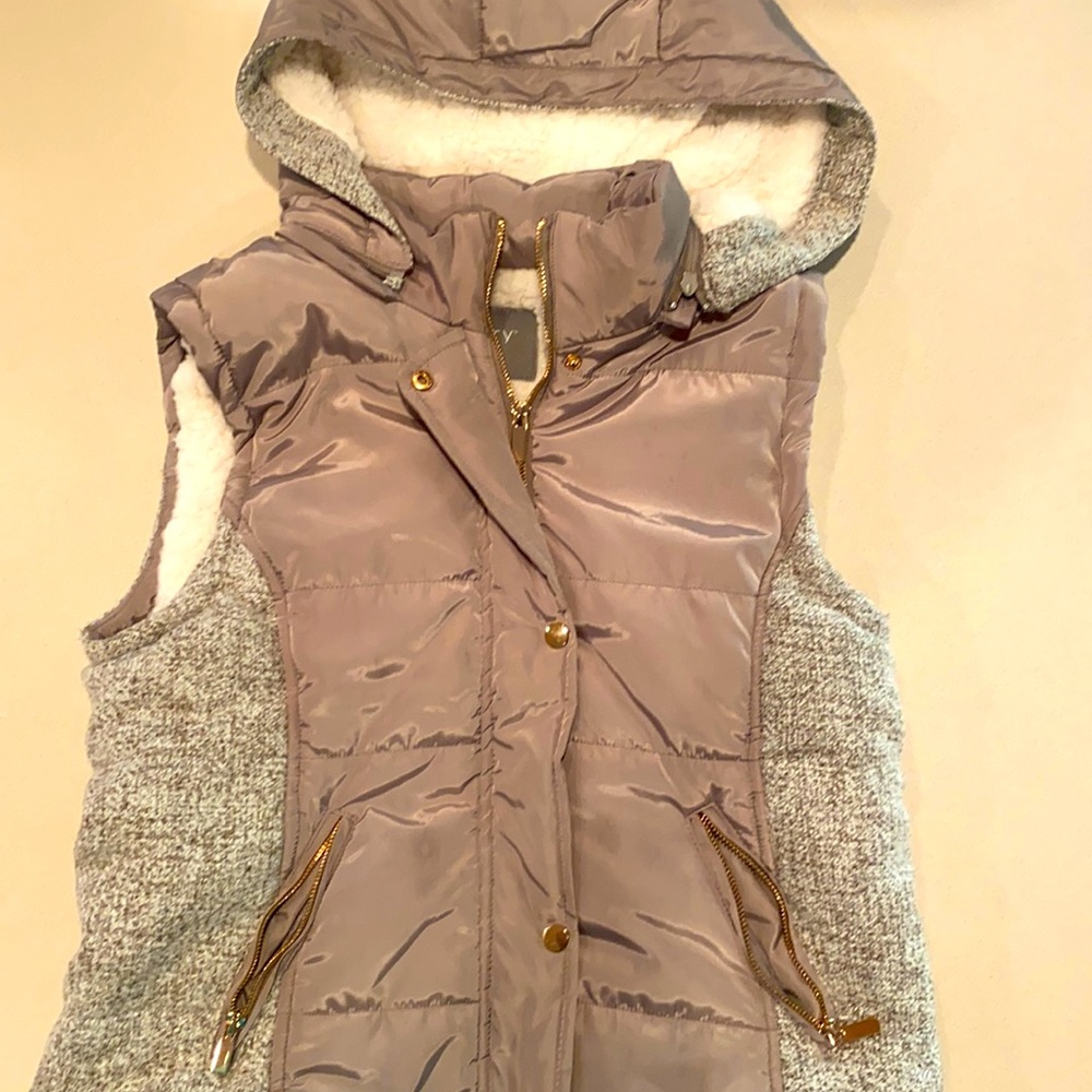 Vanity Hooded Vest